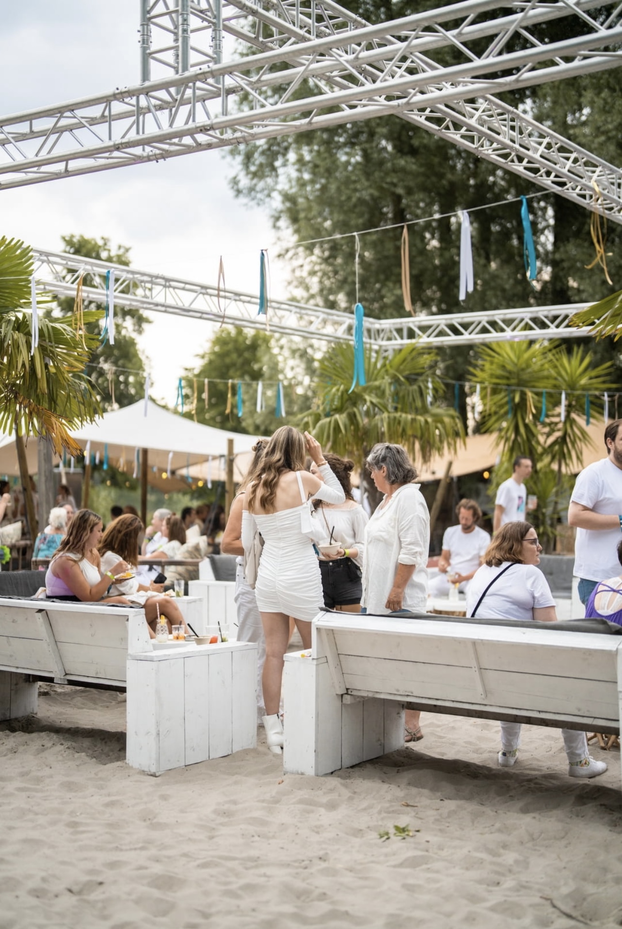 Festival style bedrijfsfeest bij Brodazz beach